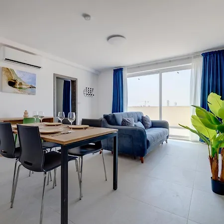 Wave Crest Holiday Apartments St. Paul's Bay Buitenkant foto