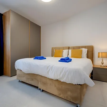 Wave Crest Holiday Apartments St. Paul's Bay Buitenkant foto