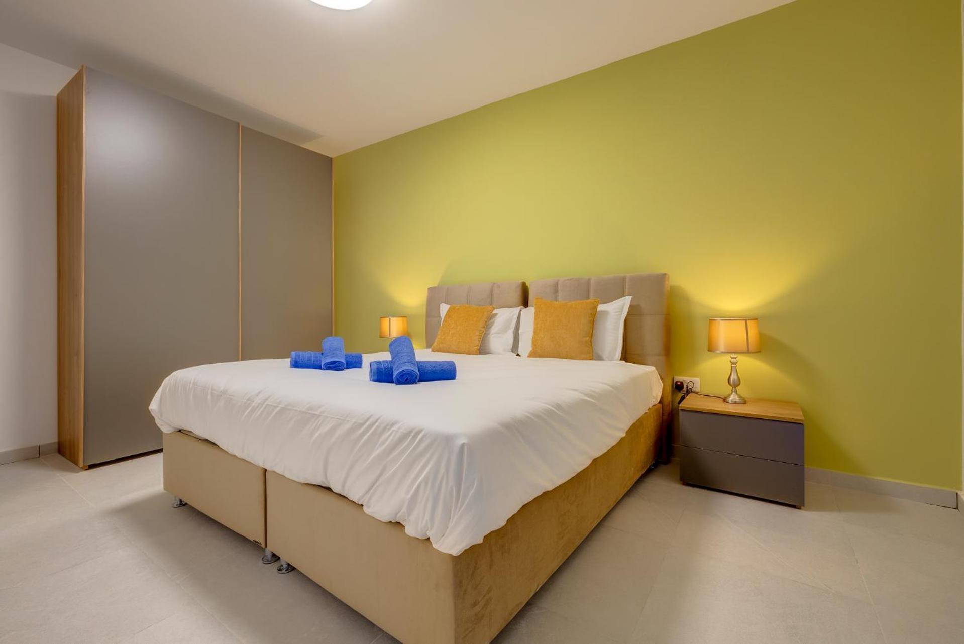 Wave Crest Apartment *